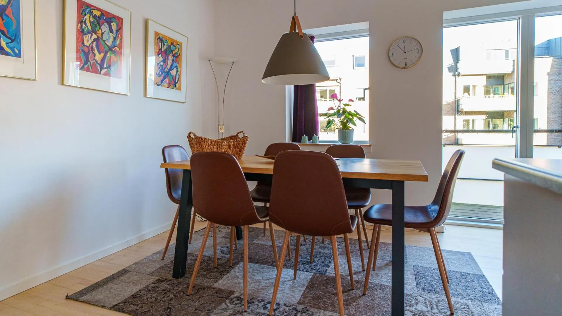Spacious & Comfortable Apartment Near Tivoli & Metro Copenhagen