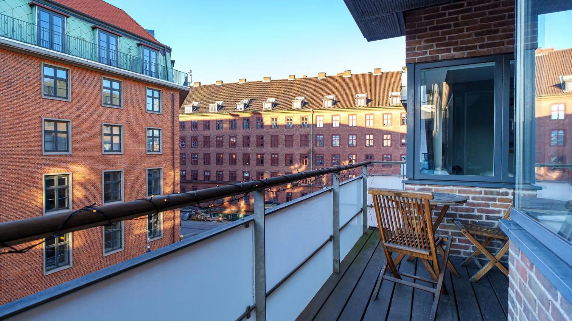 Spacious & Comfortable Apartment Near Tivoli & Metro Copenhagen